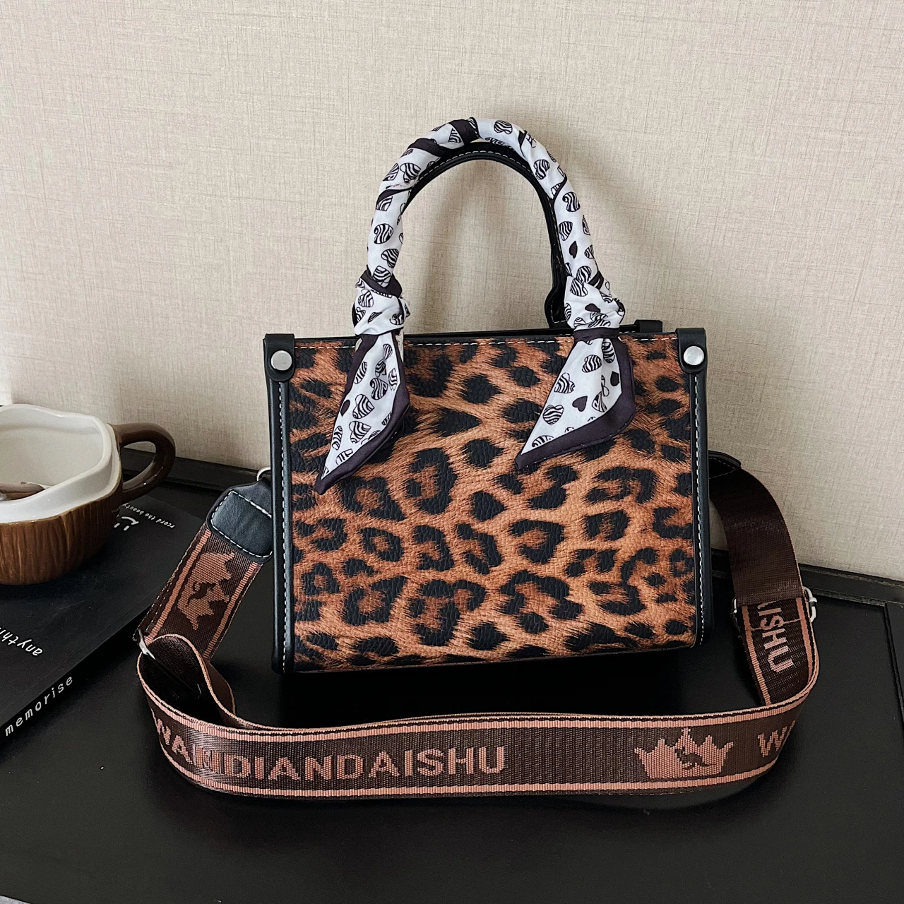 

Классическая сумка цвета хаки с леопардовым принтом, маленькая большая сумка для женщин, ретро искусственная кожа, широкий ремень, брендовая сумка через плечо