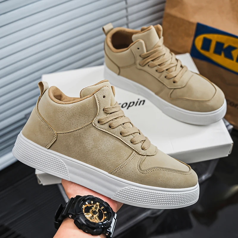 

Новая модная мужская обувь, повседневная обувь, кроссовки, модная обувь и ретро-тренды.