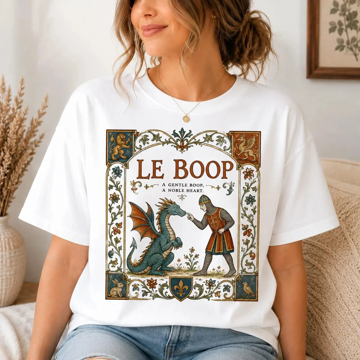 Mittelalterliches Drachenmuster-Shirt, Le Boop Ritter-T-Shirt, Lustiges Fantasy-Drachenmuster-T-Shirt, Retro Mittelalterliches Manuskriptmuster-Shirt – Detail 2