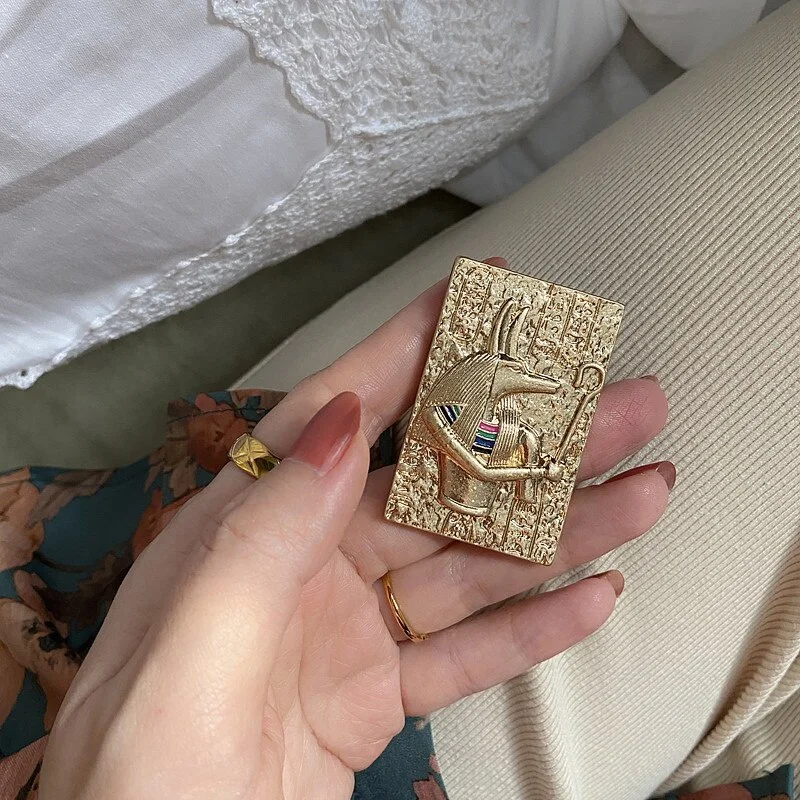 SKEDS Women Men Creative Retro Anubis Brooch Embossed Totem Enamel Pin Metal Vintage Square Atmospheric Brooches Corsage Jewelry