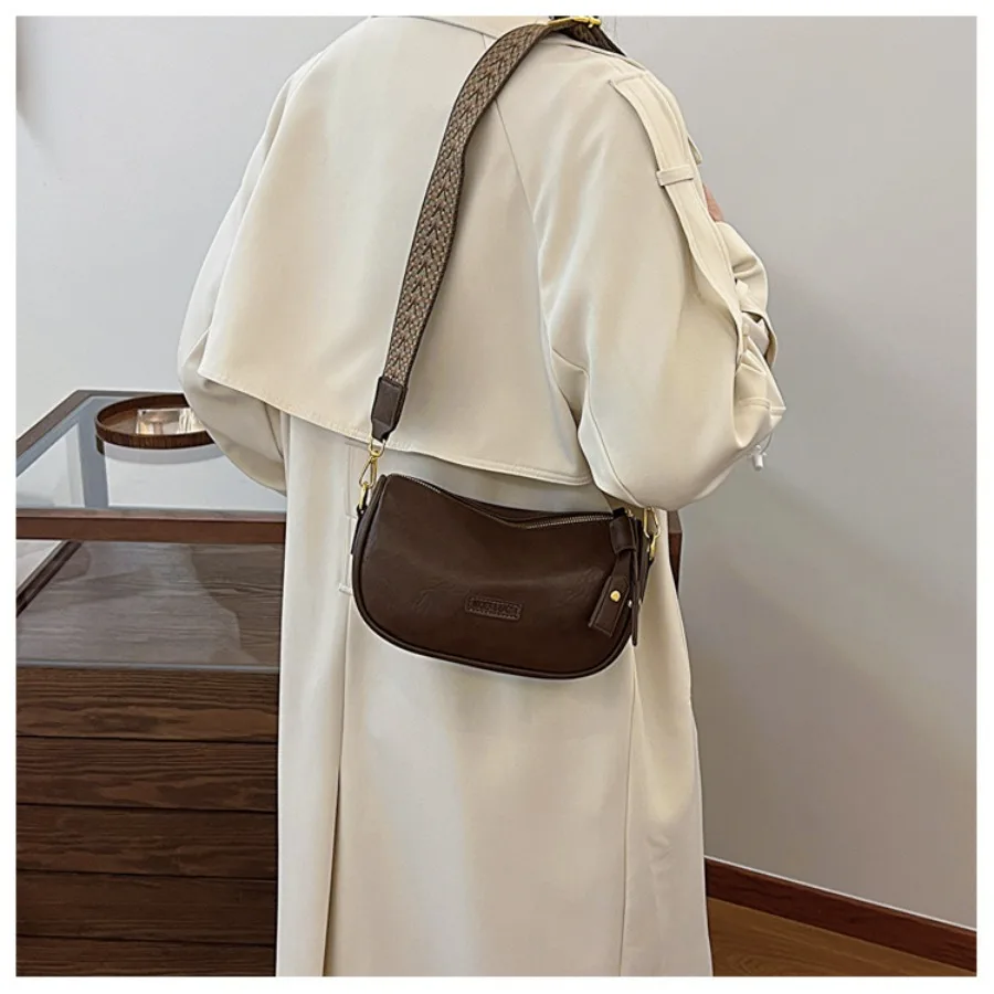 

Popular Boston bag bag fall and winter hundred fashion new niche broadband crossbody bag female retro pillow bags