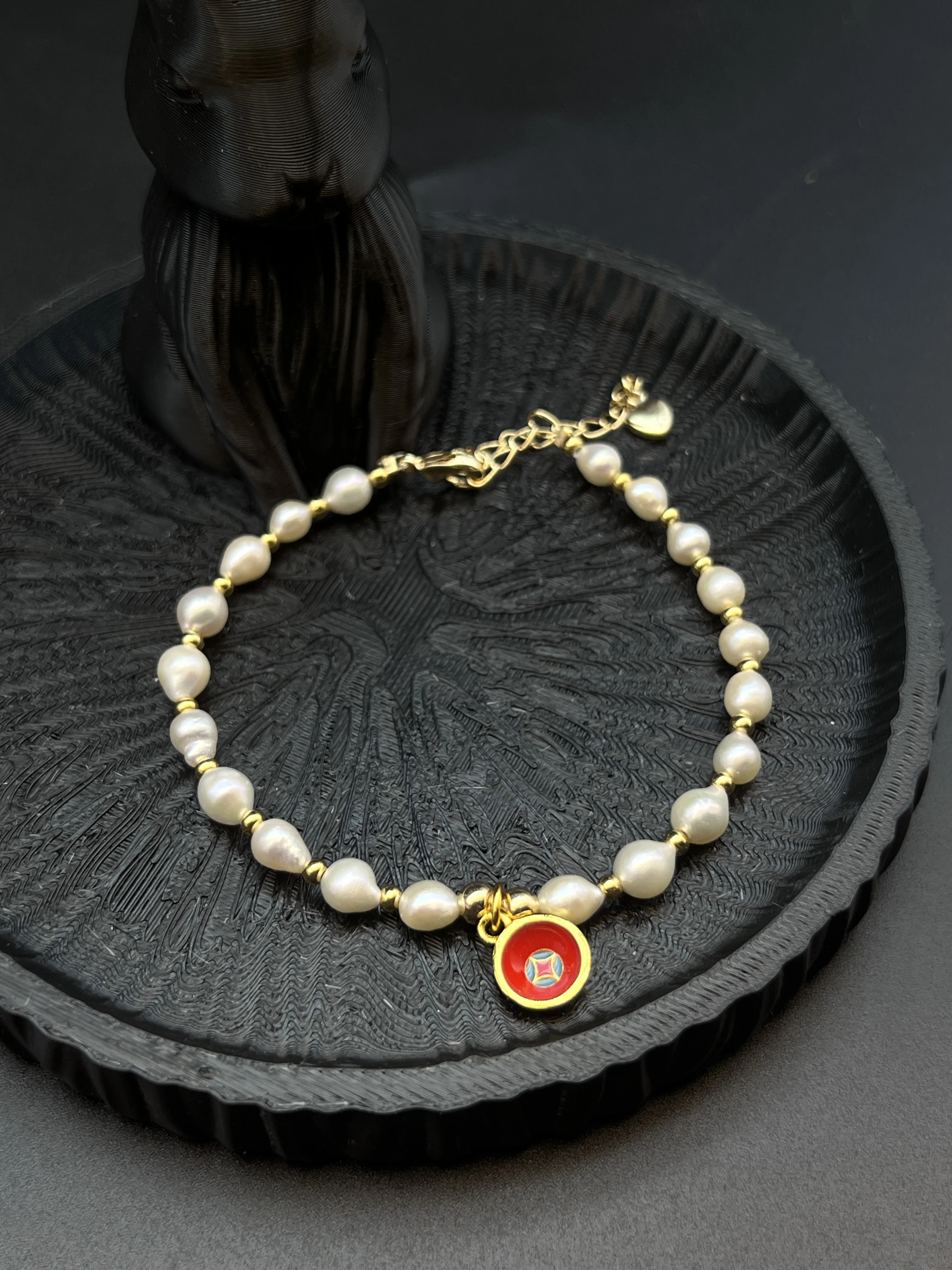 bracciale-con-perle-naturali-d'acqua-dolce-e-ciondolo-in-smalto-rosso-catena-regolabile-in-lega-di-rame-placcata-oro-gioielli-di-moda-da-donna