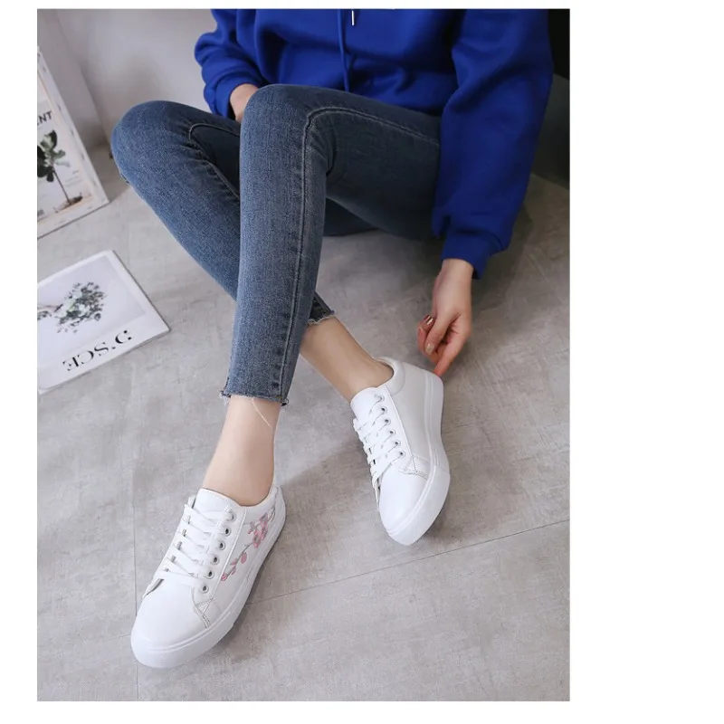 Little White Shoes Women 2024 New Embroidered Flowers Casual Single Shoes Fashion Student Low Top Women\'s Shoes Zapatos De Mujer