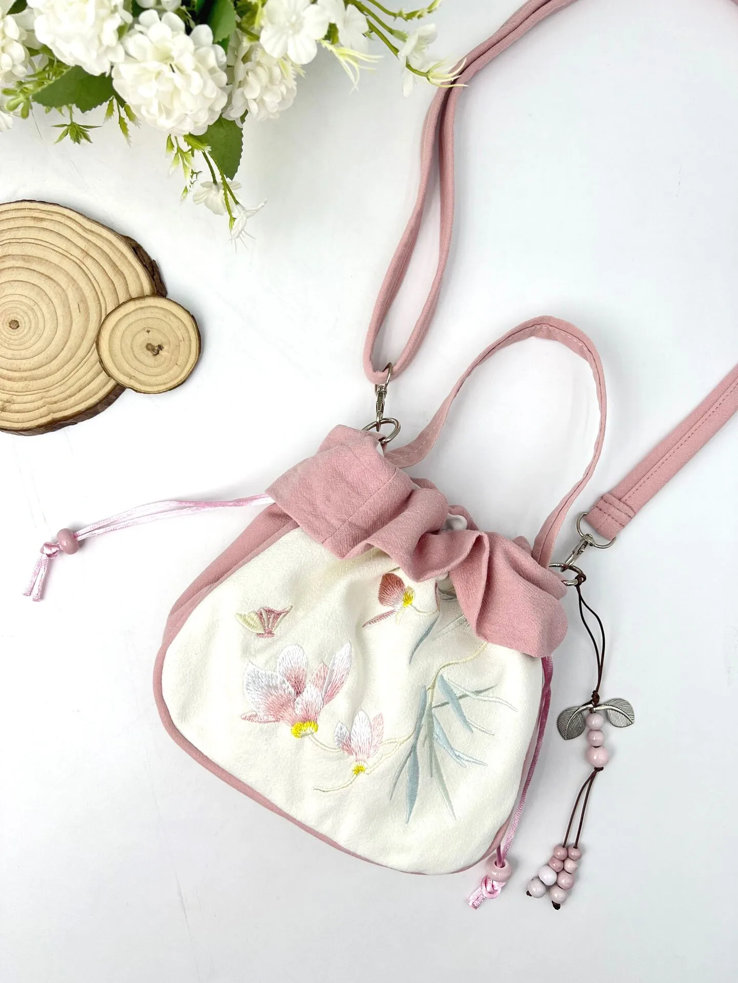 Women Vintage Chinese Hanfu Handmade Embroidered Small Drawstring Crossbody Bag Casual Daily Versatile Purse With Bead Pendant