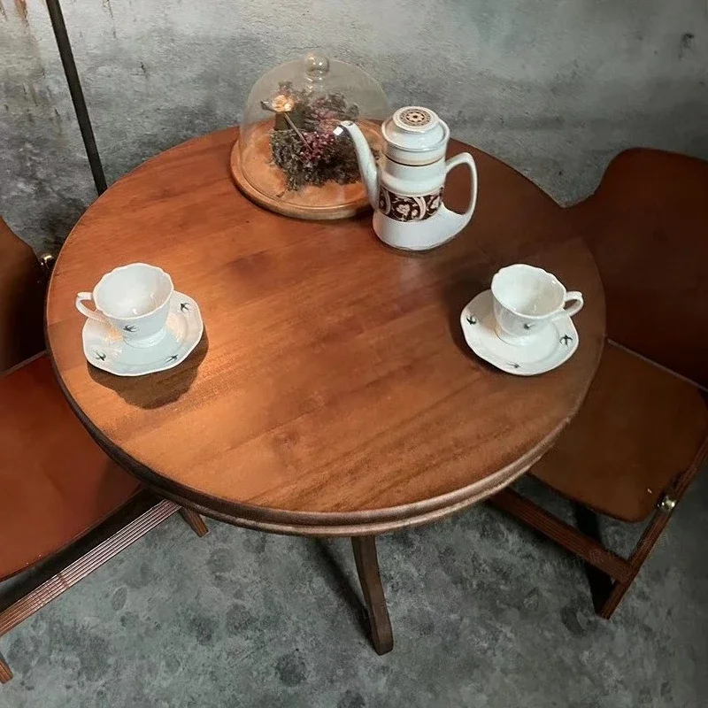 Semua meja makan dari kayu solid, bulat, restoran barat, beberapa meja teh