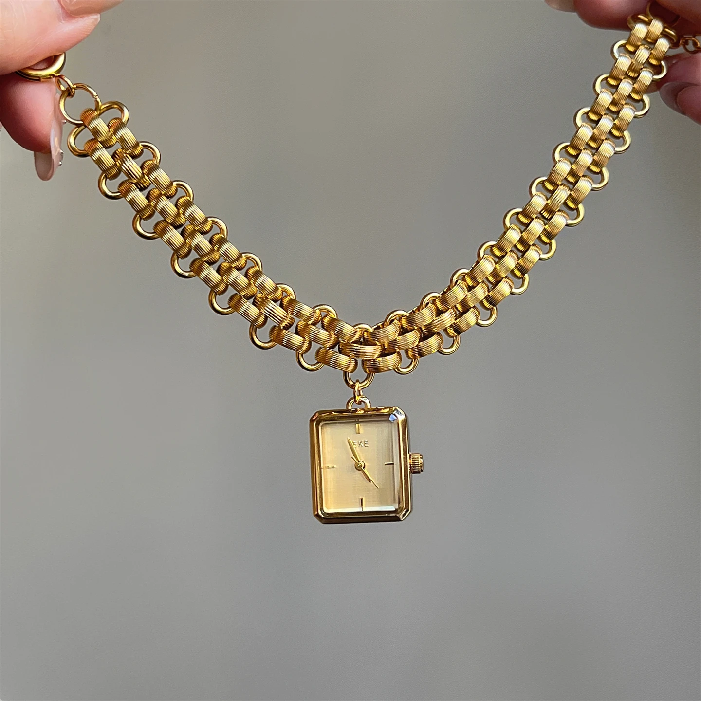 Niche design sense high value square pendant watch women's workplace commuting versatile gold women's watch