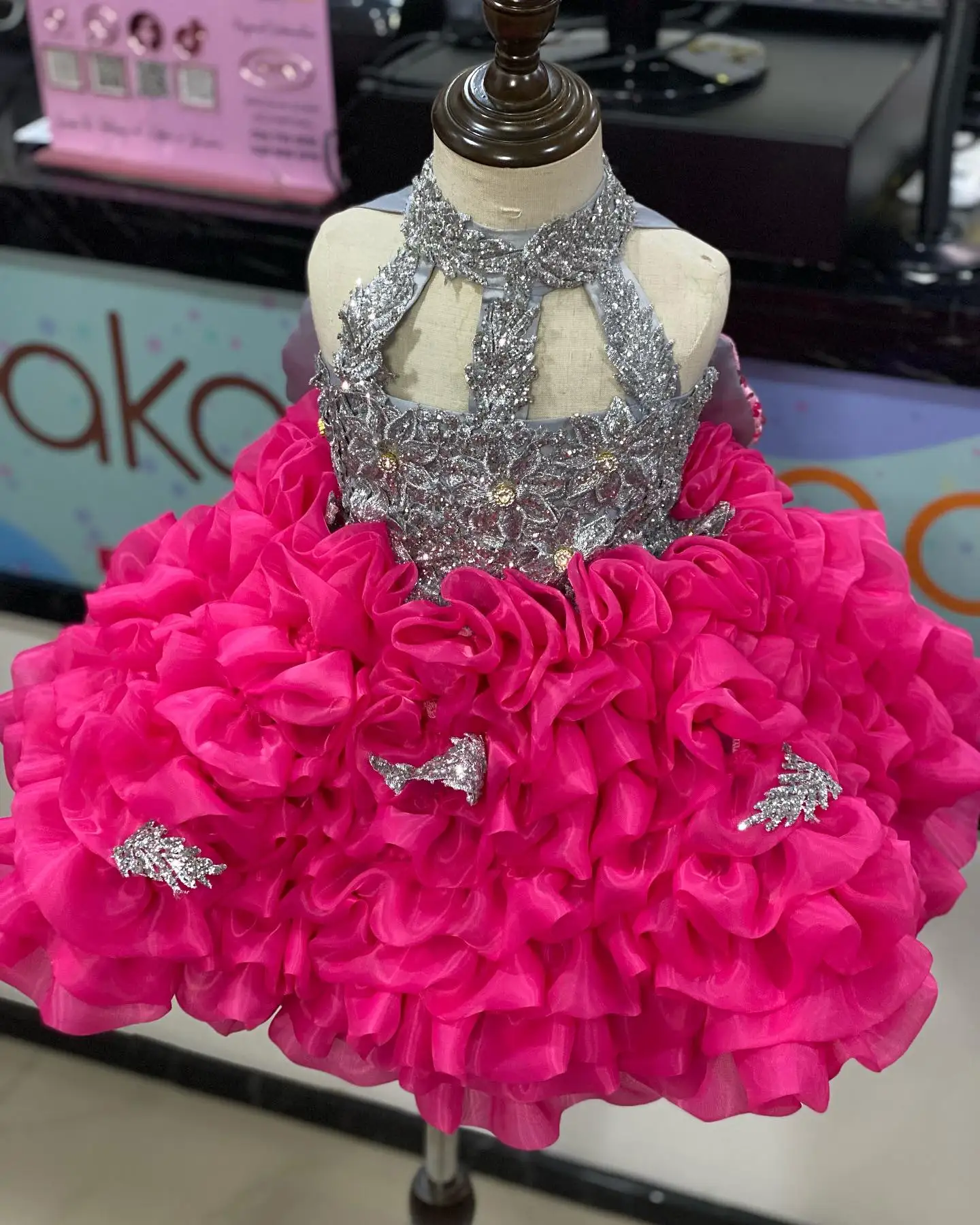 Fuchsia Ruffles Flower Girl Dress For Wedding Customized Party Beading High Neck Short First Communion Dress Birthday Gowns