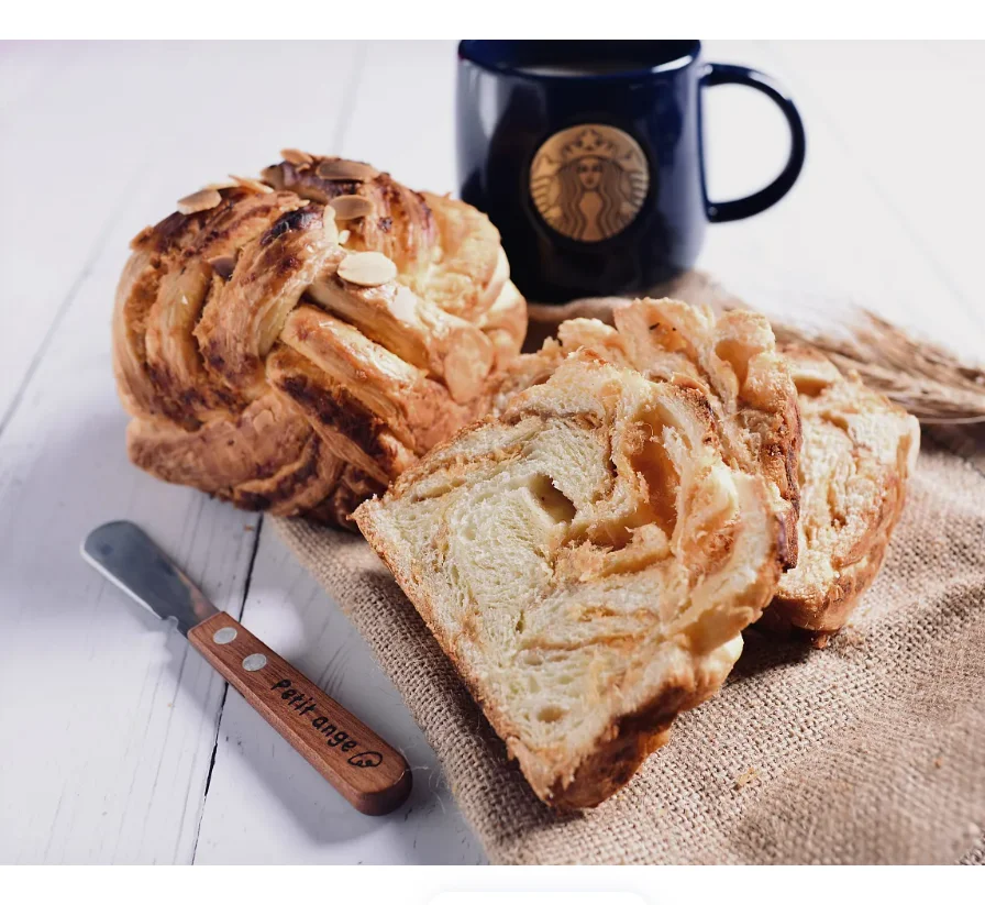 

1:18 Scale 4WD High Speed RC Car, Off-Road Pickup Truck with Climbing Ability, All Terrain Racing Model Vehicle