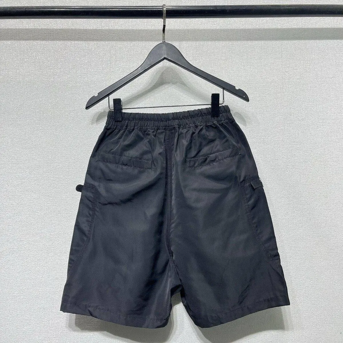 Loose Five-Quarter Workwear Shorts Unisex Summer Casual Style Chain Decorated High Street Trendy Black Shorts for Men And Women