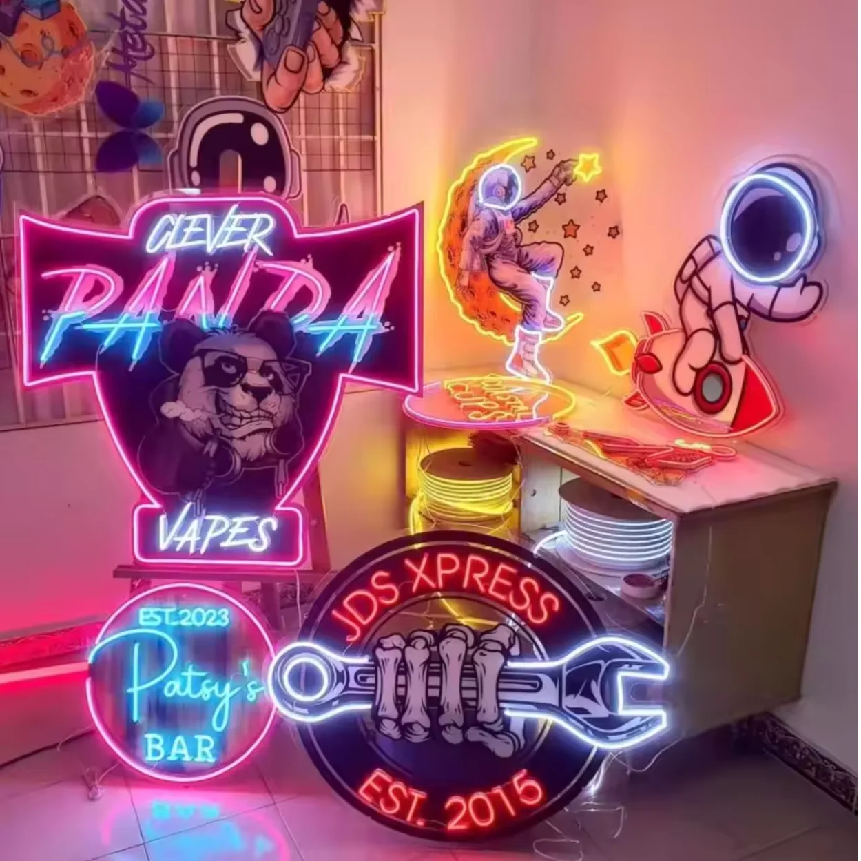 투명 아크릴 뒷면과 간편한 설치가 가능한 맞춤형 LED - Neon Sign Led Custom 리뷰 및 가격