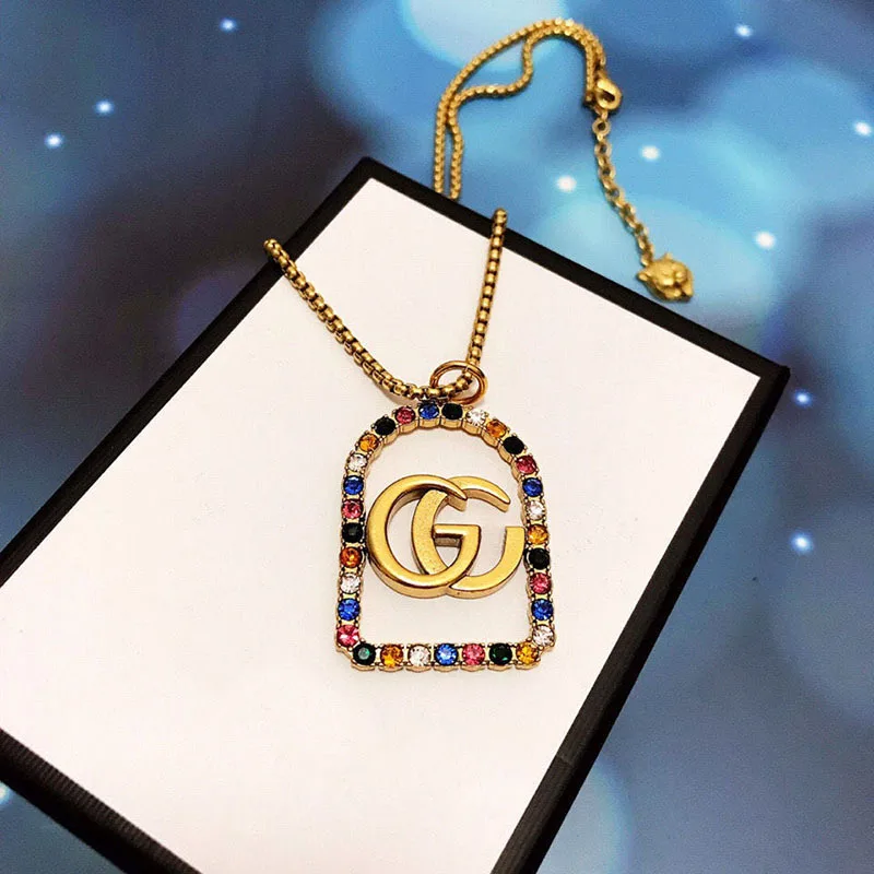 مجموعة الخريف والشتاء الفرنسية الجديدة: قلادة حجر الراين الملونة للنساء، أقراط فاخرة وخفيفة الوزن للفتيات الصغيرات