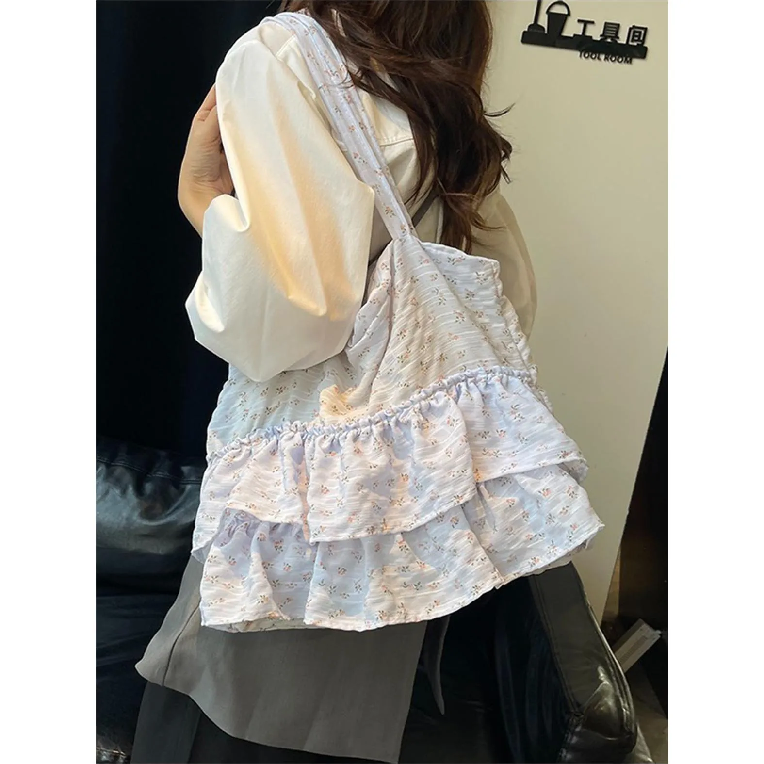

Small fresh and sweet beauty bag, floral ruffle edge shoulder bag,large capacity student class bag, fashionable chiffon tote bag