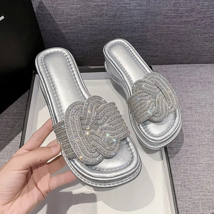 Slippers for Women New Versatile Thick Soles Raised Rhinestones High-end Beach Feel Comfortable Temperament and Cool Slippers