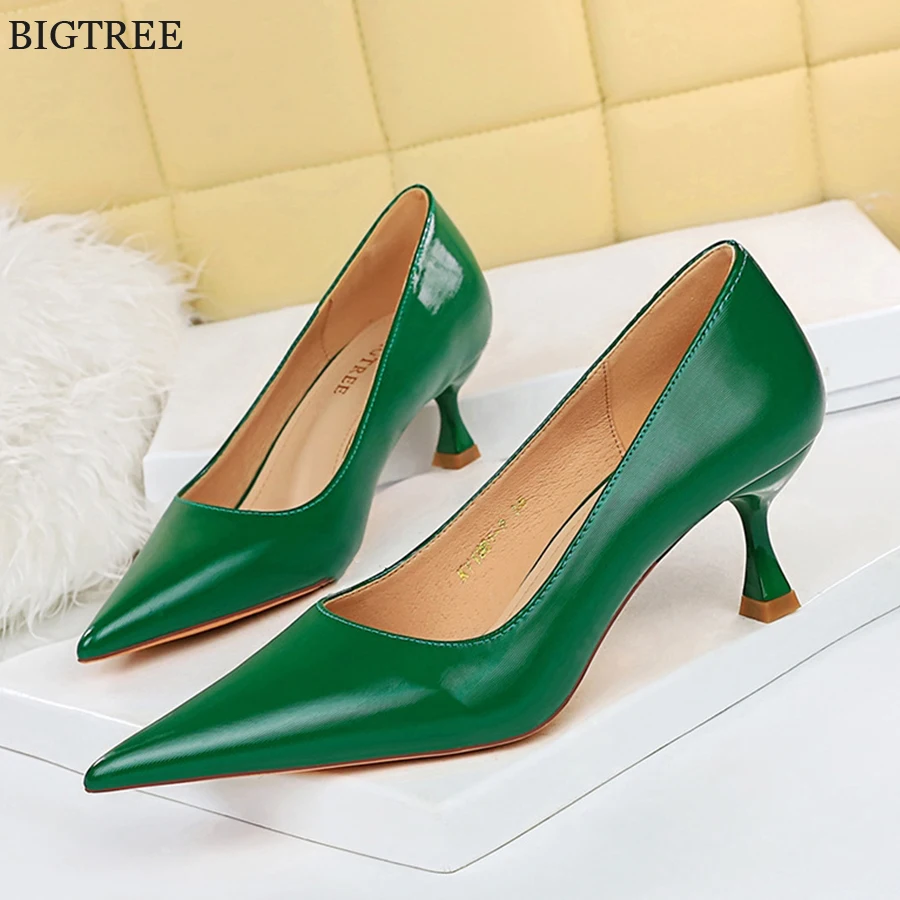 

Лаконичные женские офисные туфли из мягкой кожи, весна 2024, удобные женские туфли-лодочки на высоком каблуке 5,5 см, модельные свадебные туфли с острым носком