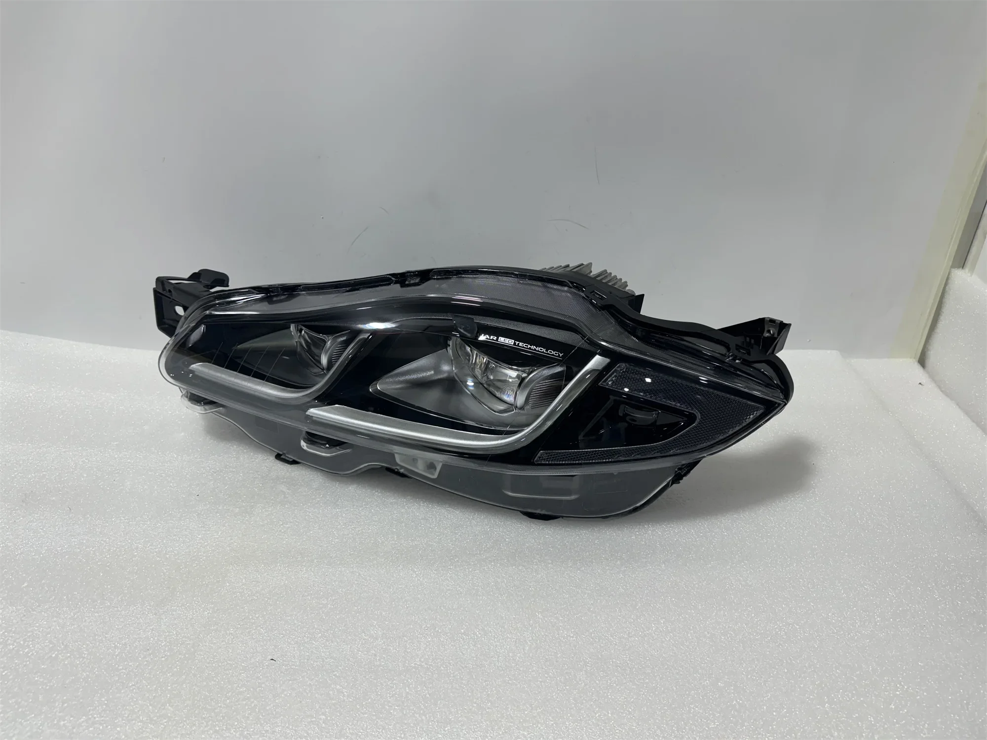 C2D48957 C2D28495 for 2015-2019 Jaguar XJ XJL LED Headlights AFS