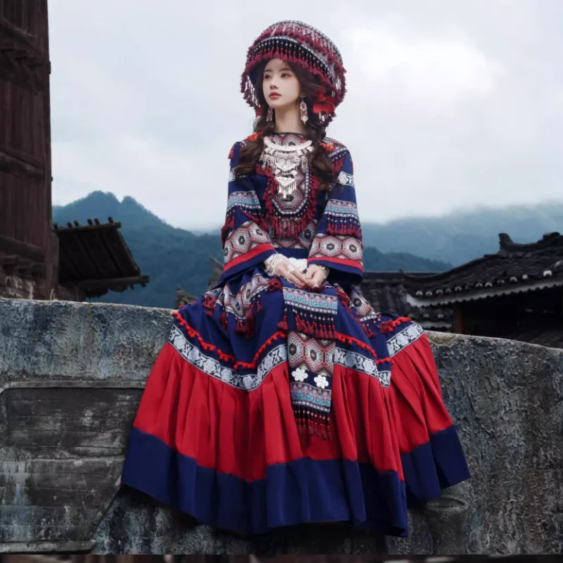 أزياء Hmongb النسائية الصينية أزياء الأداء