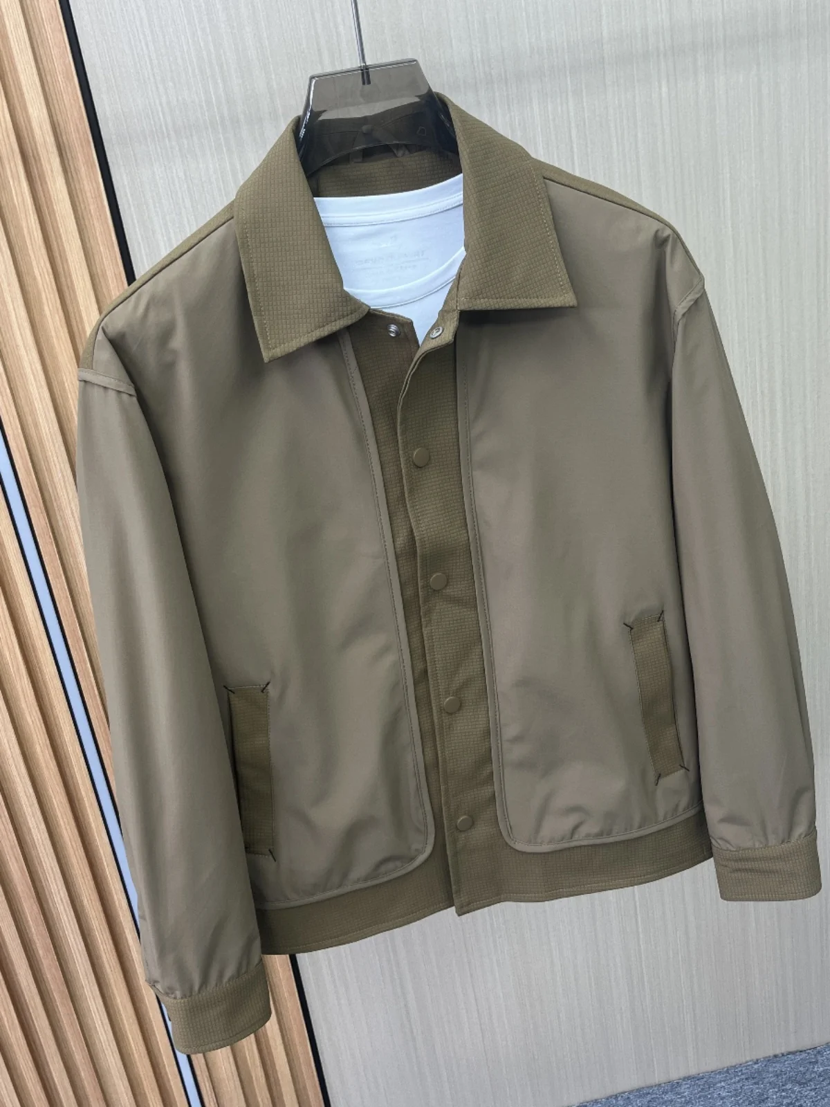 

Мужская куртка Sli Slim Fit с воротником и дизайнерскими вставками для осени и весны: модная и стильная верхняя одежда