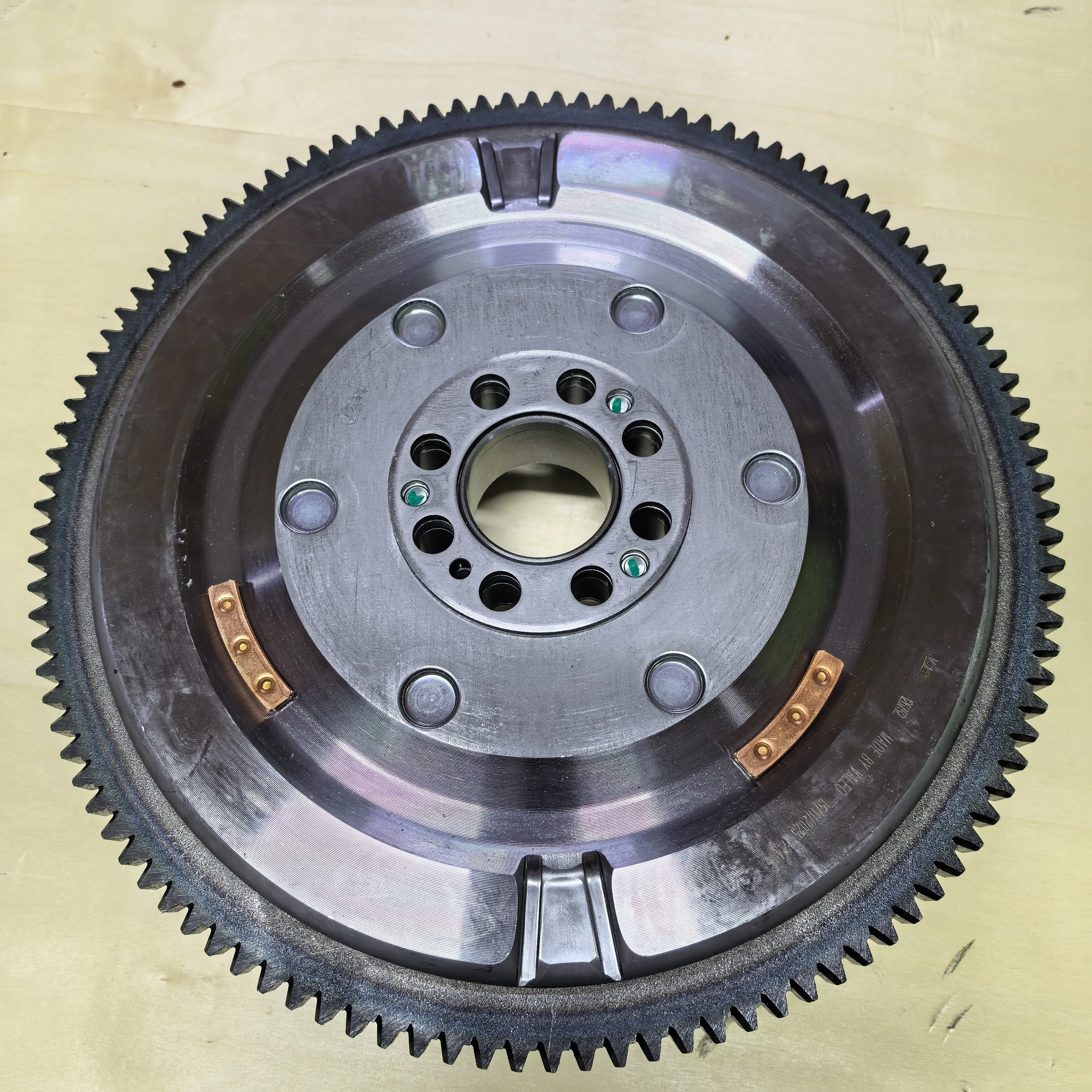 

SAIC MAXUS T60 V80 G10 V90 2.0T Diesel Engine Double Mass Flywheel C00127834 C00074696