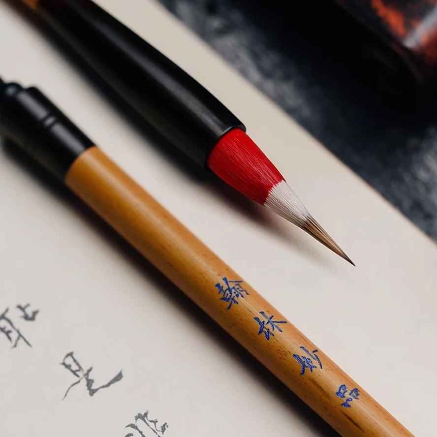 

Premium White Rabbit Hair Calligraphy Brush: Floral Wood Shaft & Ox Horn Ferrule for Shoujin, Fine Script, and Gongbi Art