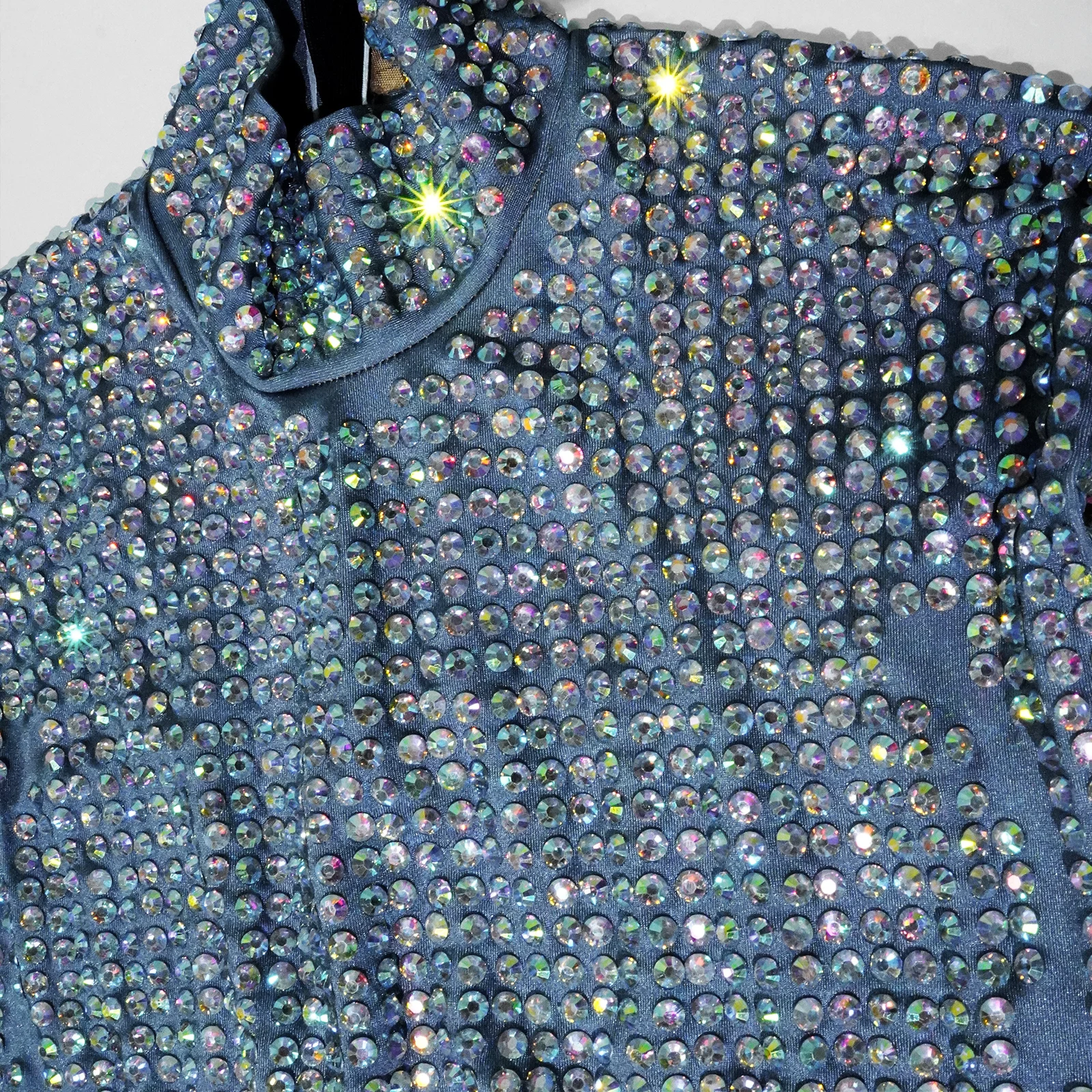 Luksusowe kombinezony z pełną aplikacją srebrnych cyrkonii, stroje sceniczne dla tancerki gogo, strój urodzinowy dla drag queen, strój dla piosenkarki, na wieczorne przyjęcie, do klubu, dla showgirl