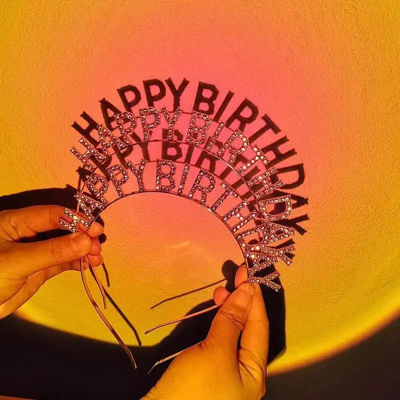 1 Stück Kristall-Haarreif mit der Aufschrift „Happy Birthday“, glitzerndes Geburtstags-Haaraccessoire, ideal zum Veredeln von Geburtstagsfeiern – Detail 3