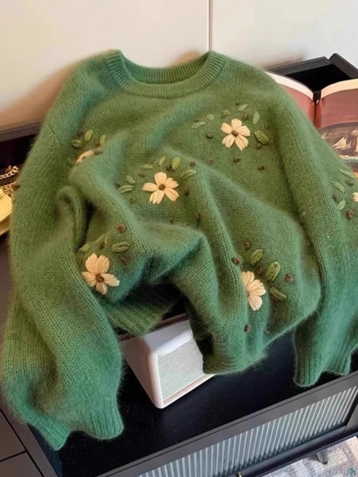 

Large Size Green Flower Embroidery Sweater Women's Autumn Winter Loose Knitted Top Trendy Outerwear Comfortable round Neck Lo...