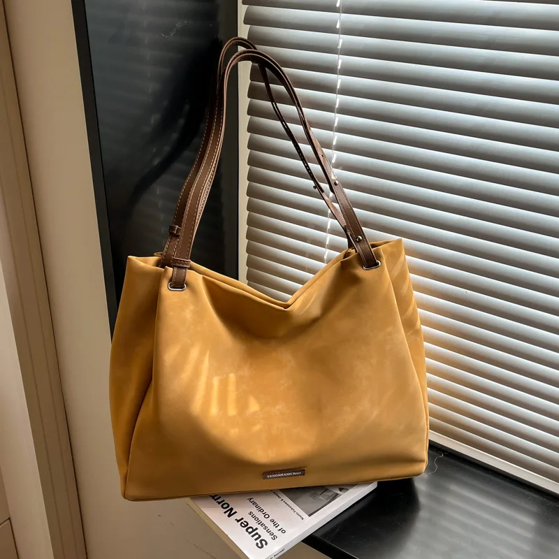 

2025 Autumn Winter Luxe Tote Bag, Spacious Shoulder Purse for Women, Chic Commuter Crossbody, Day to Night Sling Bag, Textured