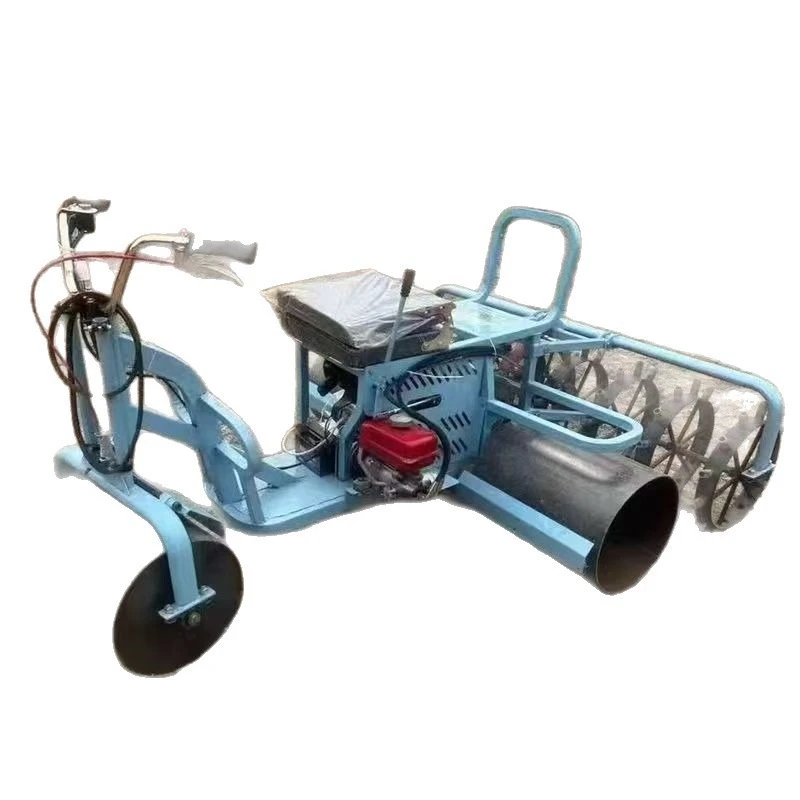 Self-propelled garlic punching and punching integrated press