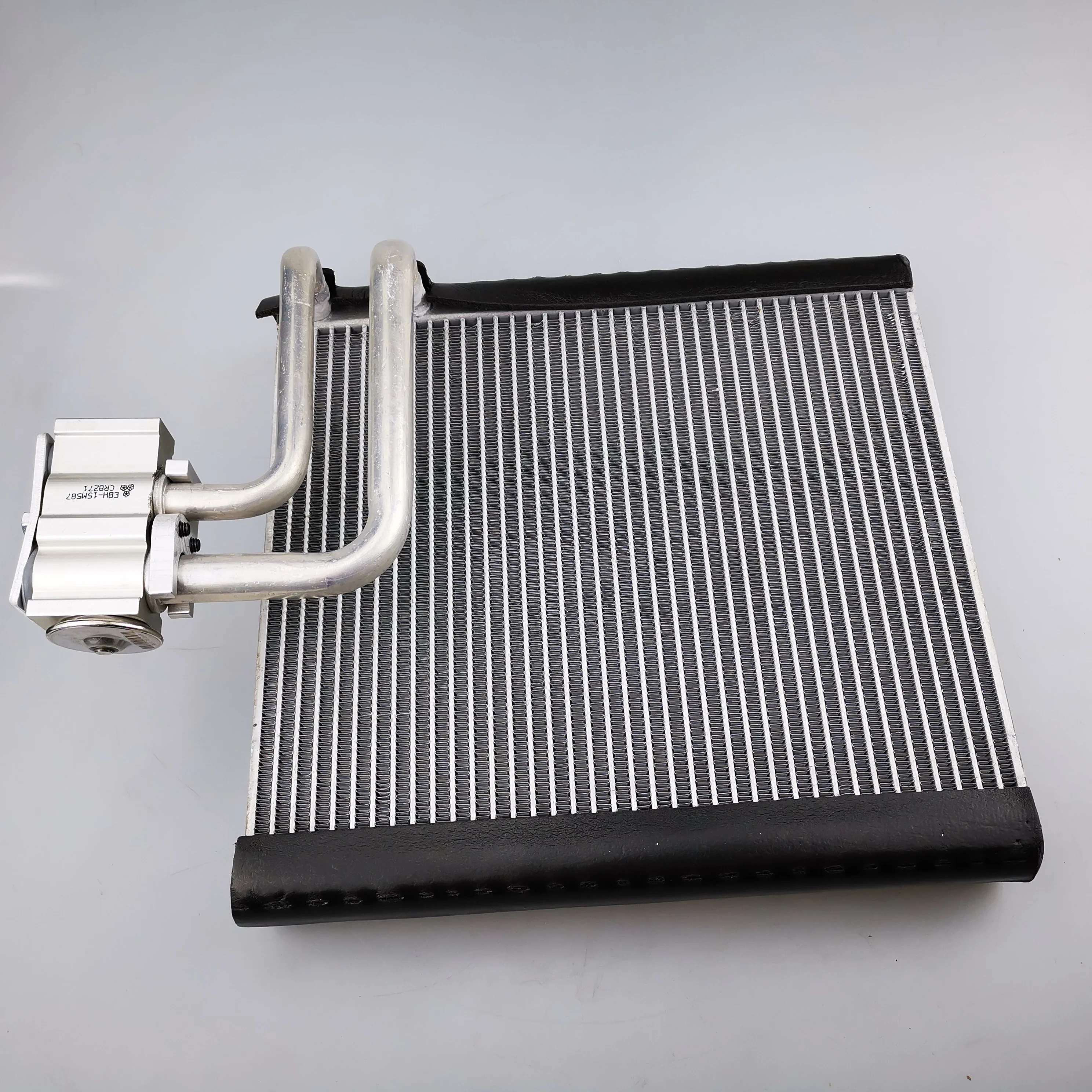 

SAIC MAXUS G10 2.0T brand front evaporator core assembly C00027248 C00074199