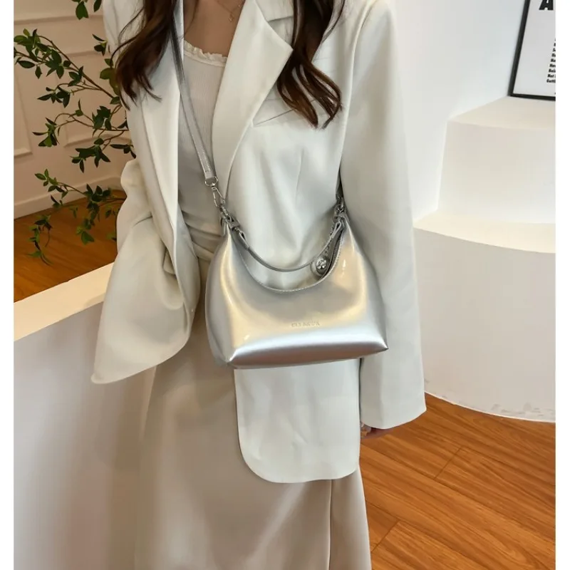 

Armpit fashion bag female Korean tide handbag bucket bag 2025 summer new senior sense tide single shoulder crossbody bags