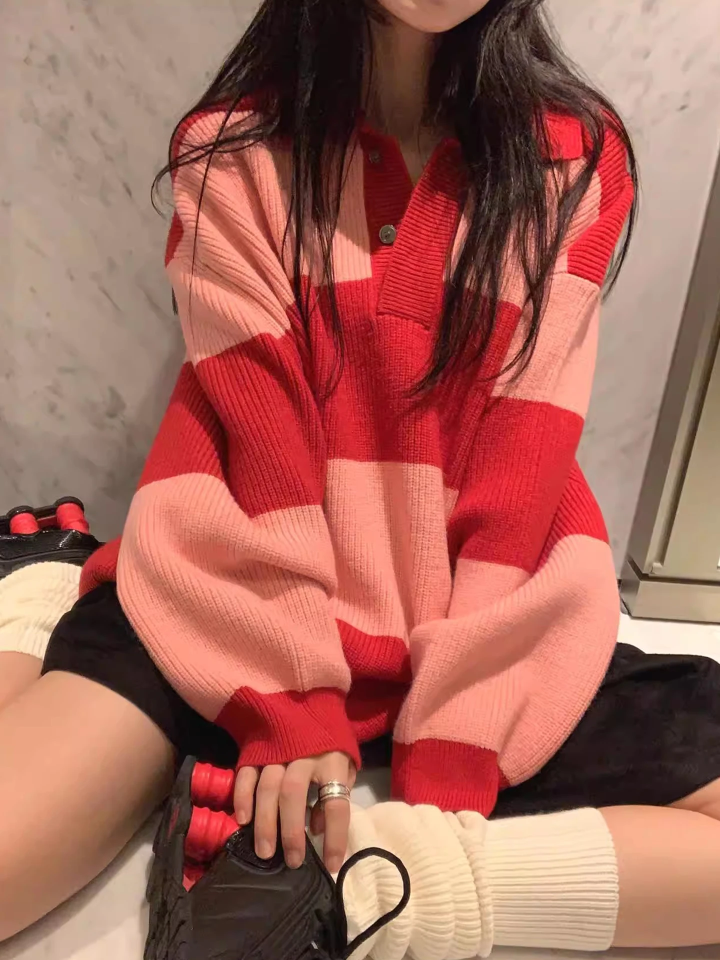 

Sweet Color Blo полосатый вязаный свитер Ne женский свободный крой базовый слой irt средней длины зимний новый Sle мягкий и уютный