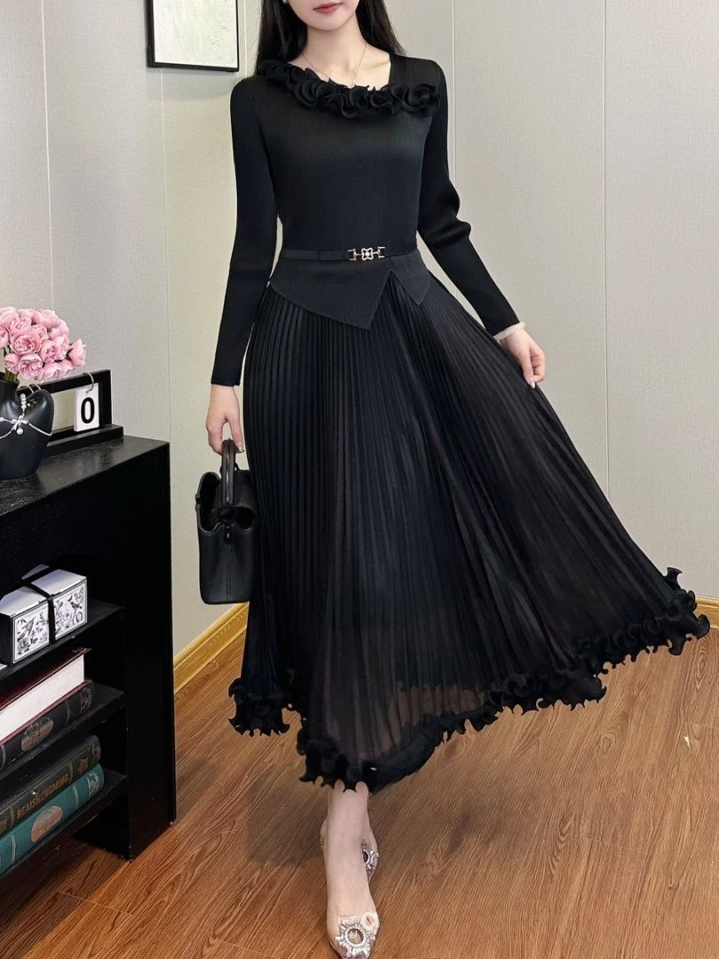 ミヤケ風 クシャクシャした裾のゆったりとしたワンピース 気品漂う エレガント スリムフィット ミディアム丈 レディースワンピース