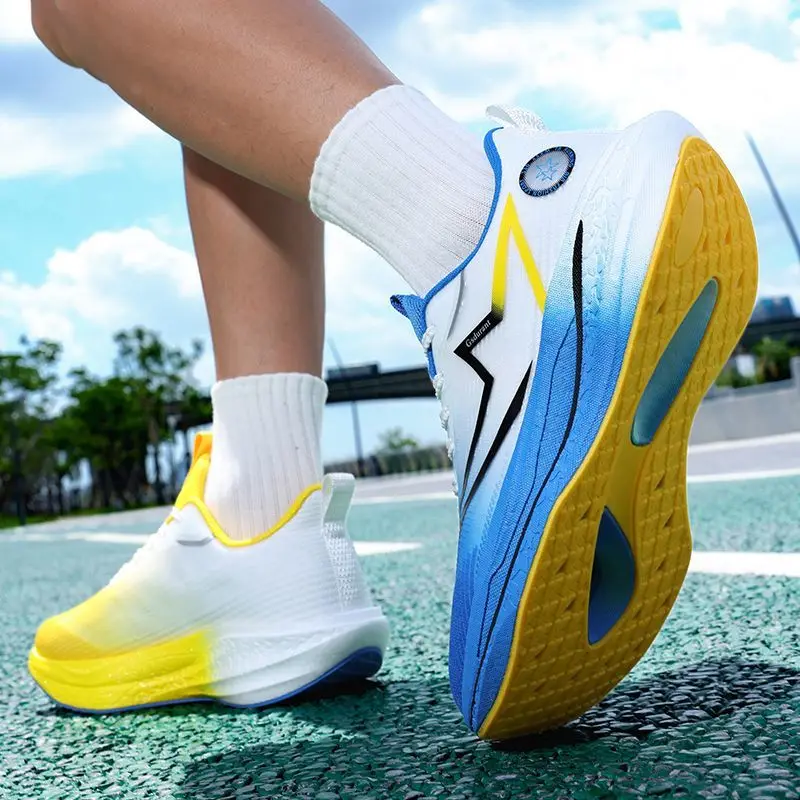 New Summer 2025 Hot Sale Unisex Comfortable Lightweight Breathable Running Shoes Sneakers Fitness Casual Shoes Very Good