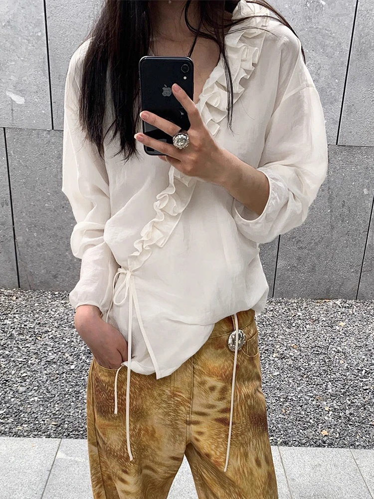 

Heidd Early Spring 2026 White Loose Long Sleeve Shirt with Bowknot Tying Waist Gored Lace Elegant Style Women's Shirt