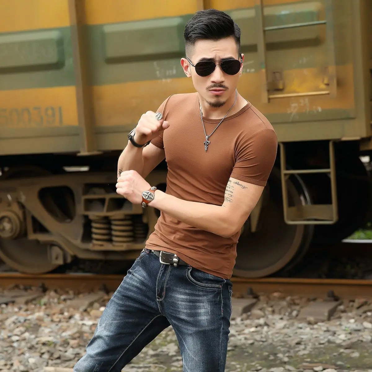 Original Comfortable Fit Army Green High stretch Smooth Fitness Sports Tee Men\'s T-Shirt with Short Sleeves Slim-Fit Base Shirt