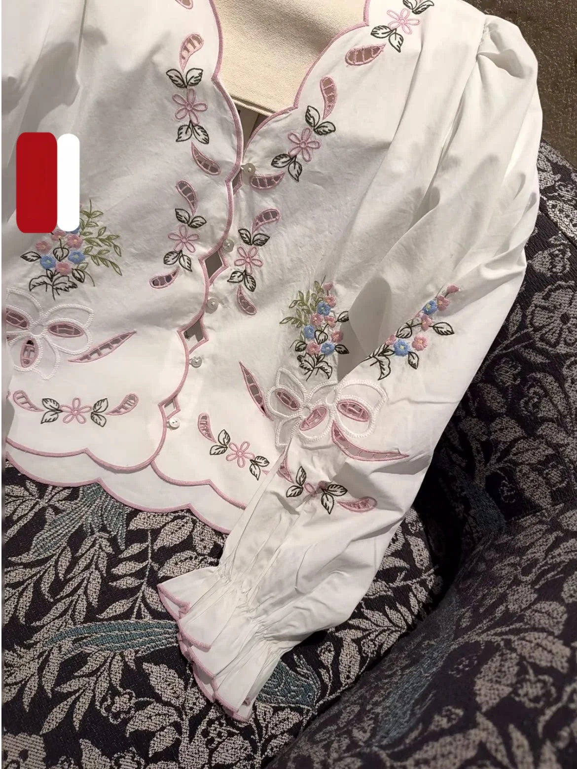 

Elegant Style HEIDD SE2026 Spring Summer Heavy Work Embroidery Hollow Flower Long Sleeve Shirt with Bell Sleeves And Wave Edges