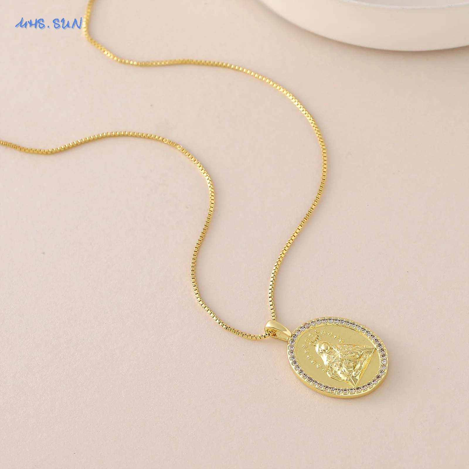 MHS.SUN مكعب الزركون البيضاوي مريم العذراء الصلاة قلادة القلائد للنساء الرجال موضة مطلية بالذهب المختنق سلسلة مجوهرات هدية