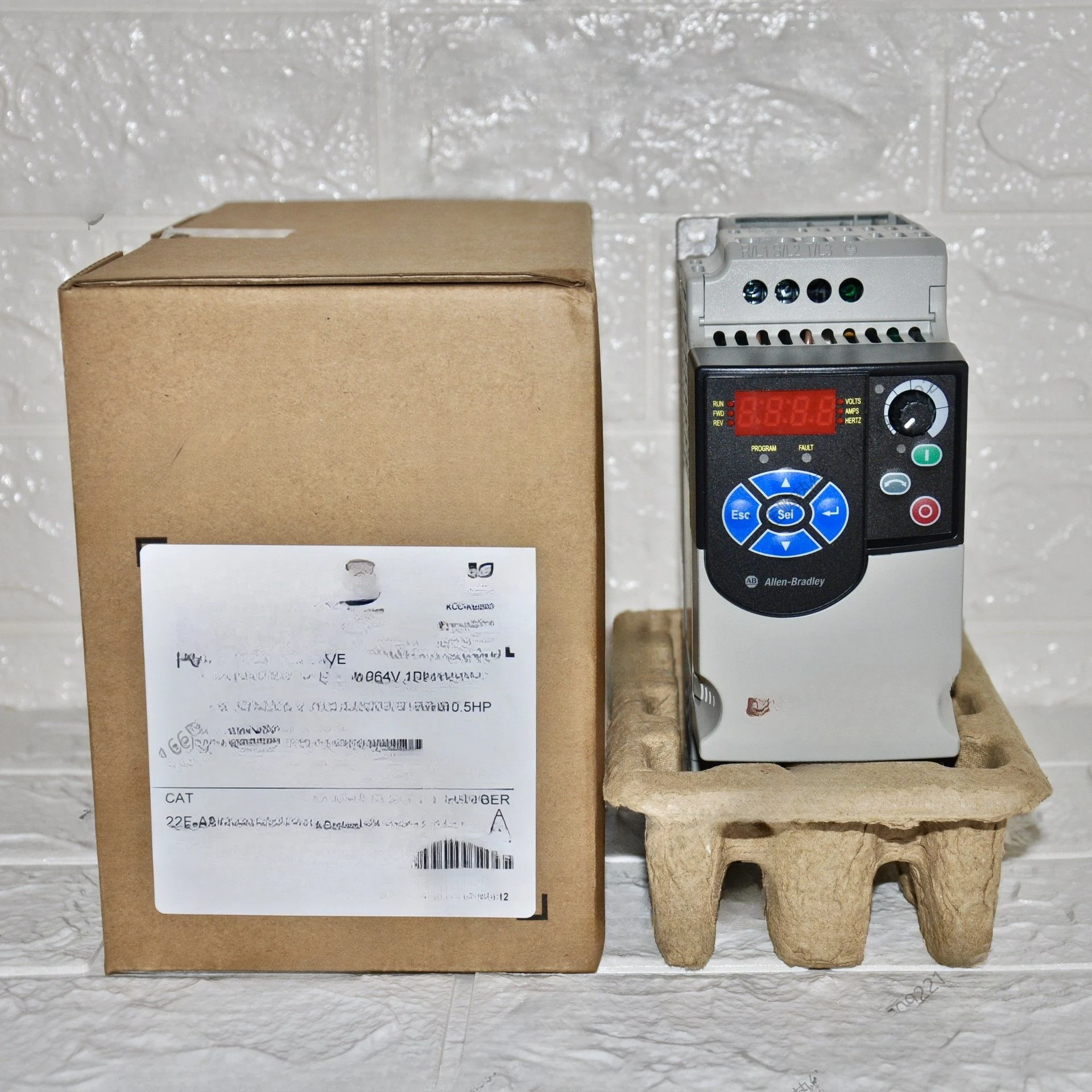 480V three-phase AC frequency converter 0.4/0.75/1.5/2.2/3.7/5.5/7.5/11kw-AB frequency converter