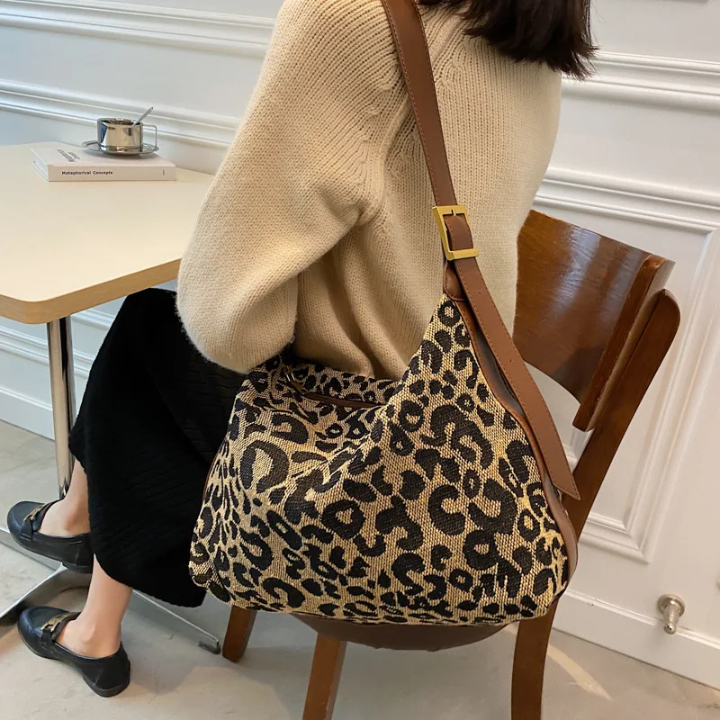 Casual Women Shoulder Bags Leopard Canvas Hobo Bag Female Large Capacity Messenger Bags Soft Crossbody Handbag for Women