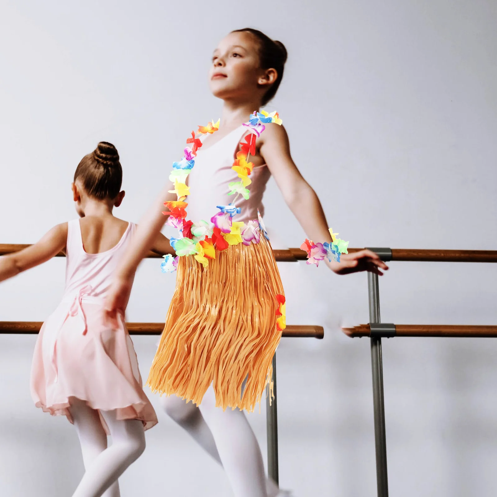 

1Set Hawaiian Grass Skirt Flower Garland Luau Party Costume Accessories Tropical Beach Wedding Party Supplies Hawaii Hula Skirt