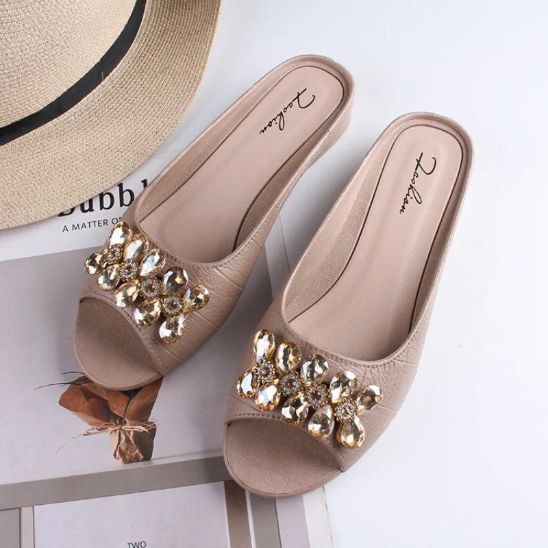 

Сандалии и тапочки женская летняя верхняя одежда толстые женские Стразы Модные женские тапочки с ручным бисером