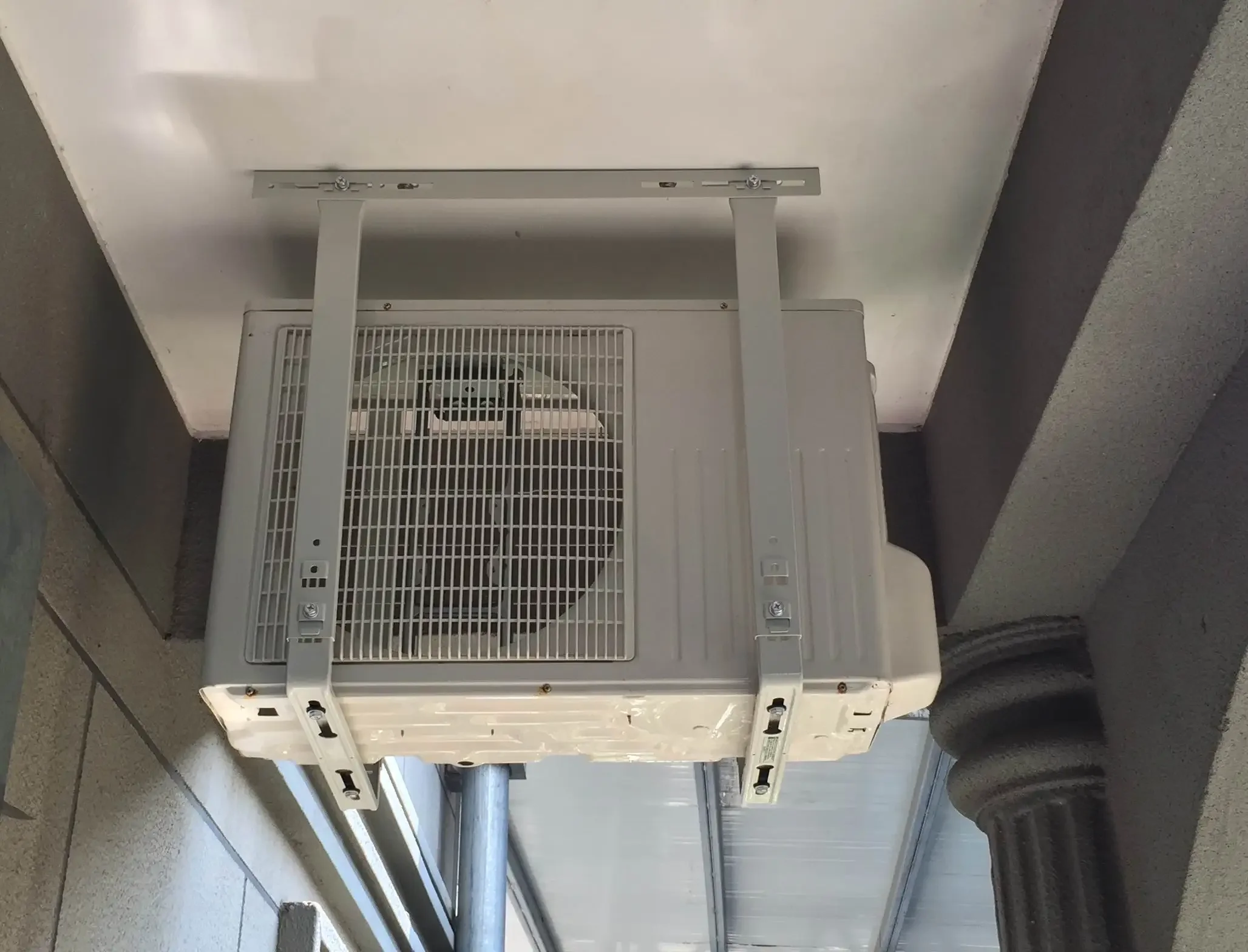 Air conditioning rack, external unit bracket, outdoor unit ceiling bracket, top mounted hanging bracket, hanging space saving