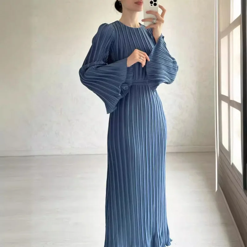 

Women's Autumn New Long Dress Elegant Pleated Flared Sleeve Mid-Length Dress
