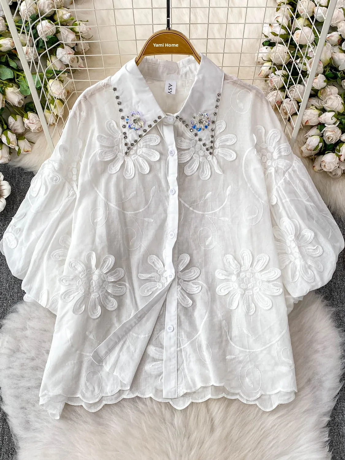 قميص أنيق مرصع بالألماس ثلاثي الأبعاد على شكل زهرة وأكمام واسعة للنساء ملابس صيفية فضفاضة للتخسيس ملابس خارجية على الطراز الكوري