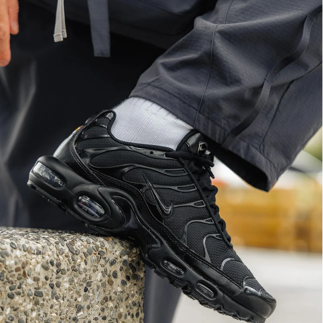 NIKE-Air Max Plus TN chaussures de course pour hommes, baskets originales, confortables et décontractées, noires, à la mode