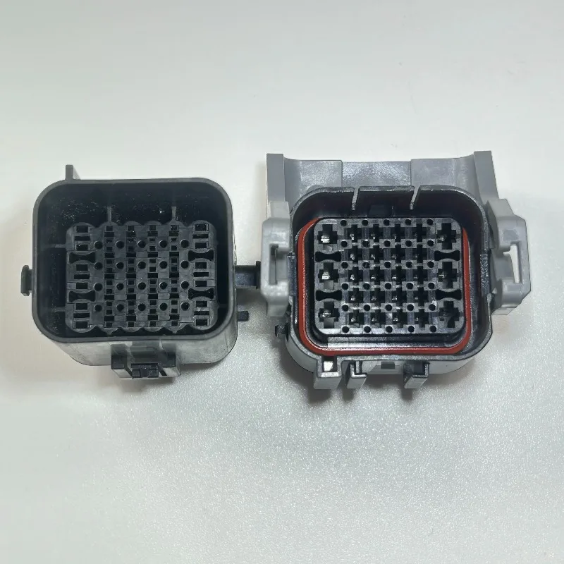 2PCS 1897009-2/1897013-2 Original 26  E2E3 front bumper plug