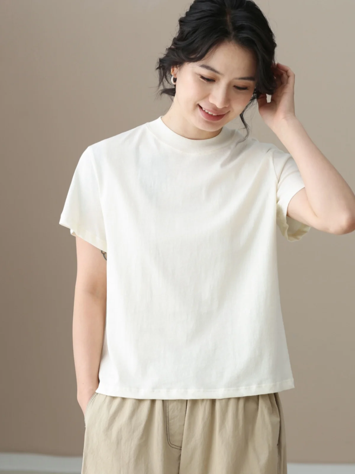 

Loose Women's Summer ort Sve T-irt Bla White Pure Color Top Versatile Left Ear Left Bank New Arrival 2025