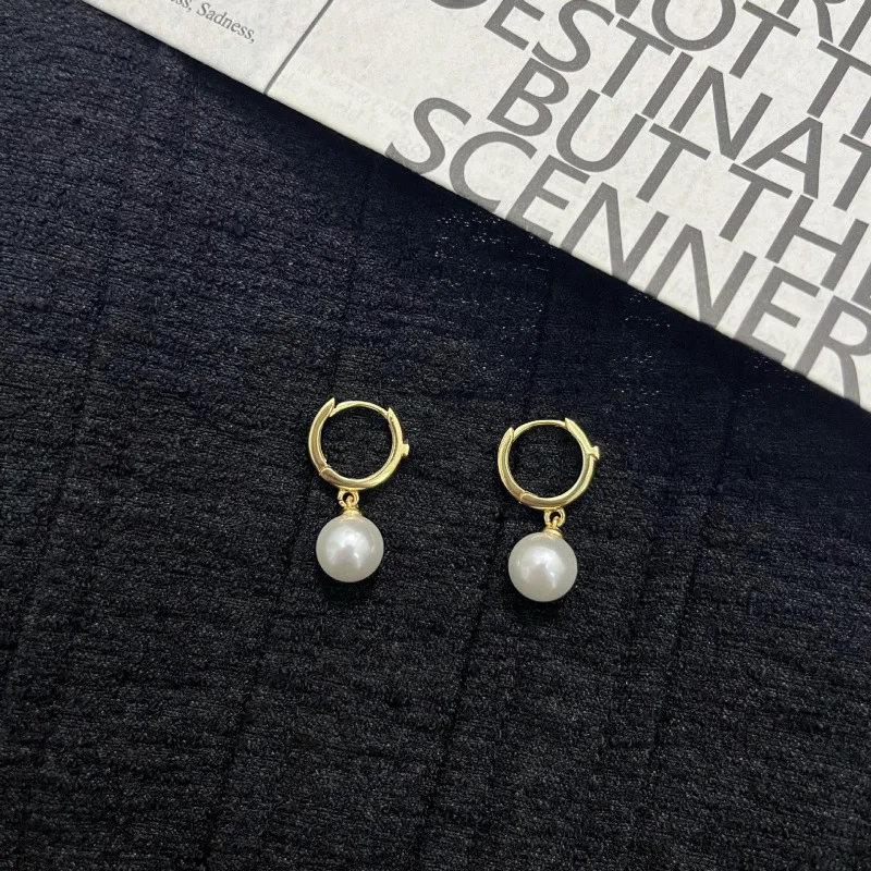 French Style Unique Golden Pearl Earrings 2025 New Personalized Design, High-end Fashion Commuting Jewelry