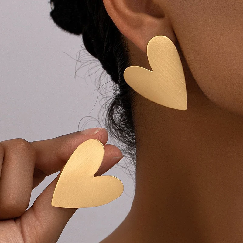 Large Metal Heart Post Earrings For Women Classic New Styles Fashion Jewelry Party Accessories Love Design Wholesale Gifts C1599