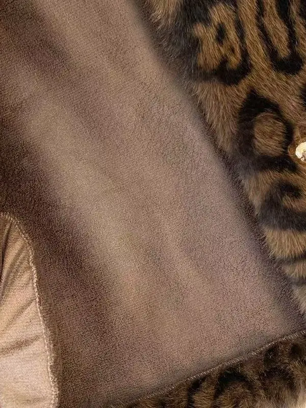   เสื้อโค้ทลายเสือดาวสำหรับผู้หญิง หนังเทียม ขนสัตว์ แต่งขอบ ดีไซน์ทันสมัย คอวี ใส่ได้ทุกวัน